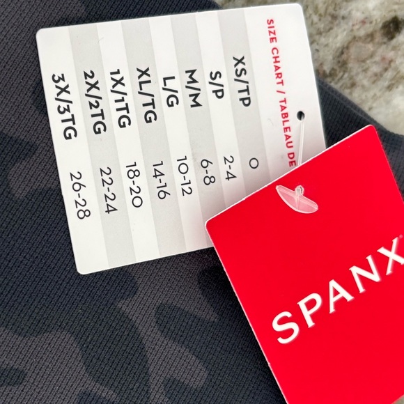 SPANX Look at Me Now Leggings - Picture 11 of 12